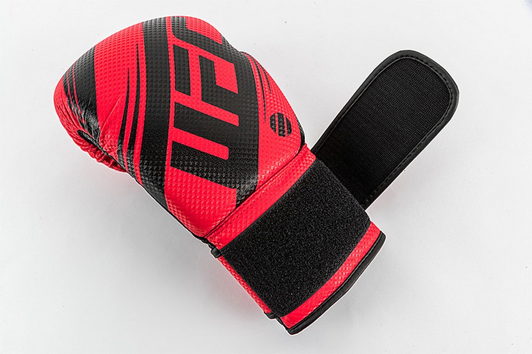 Боксерские перчатки UFC PRO Performance Rush Red,12oz 1050_700