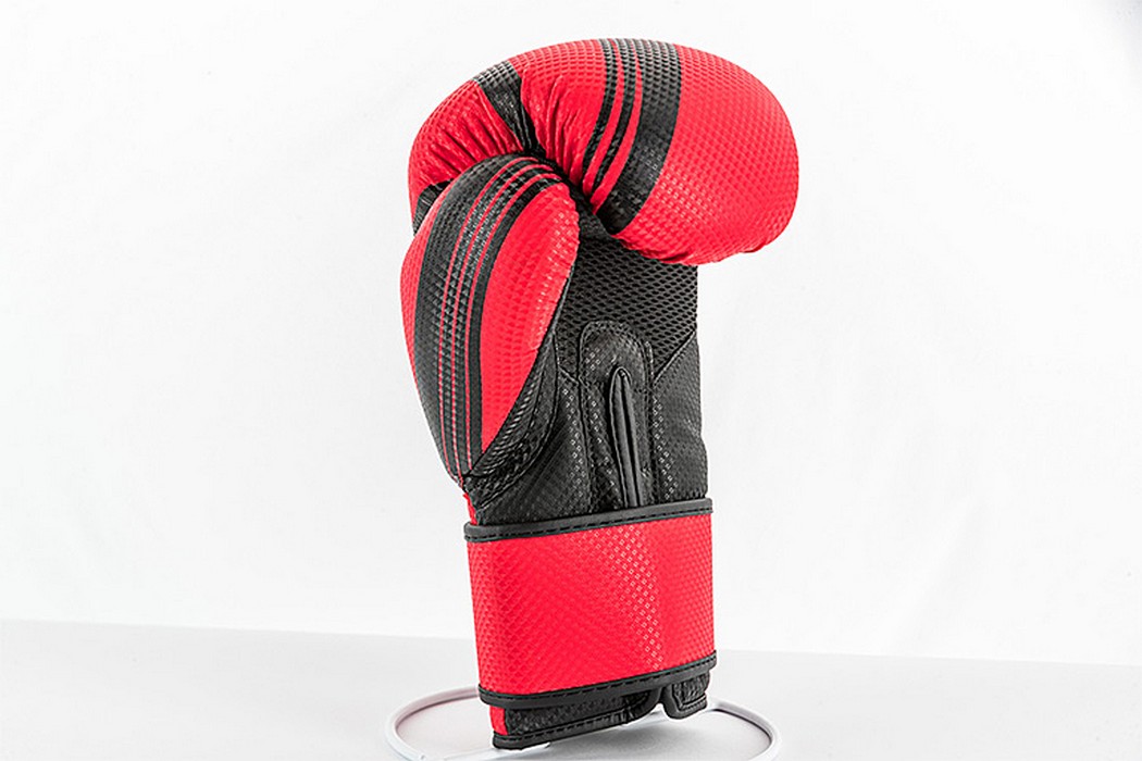 Боксерские перчатки UFC PRO Performance Rush Red,14oz 1050_700